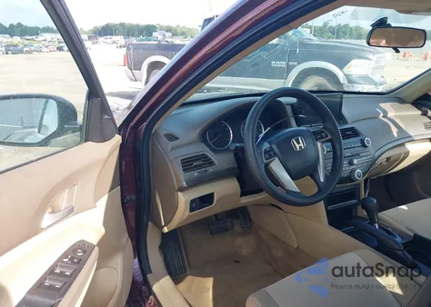 2010 Honda Accord 2.4 Lx-P z USA, uszkodzony, nr VIN 1HGCP2F47AA062622